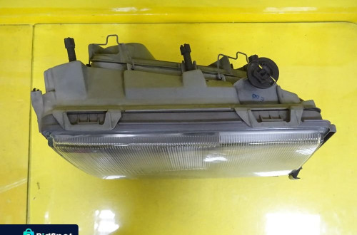 REFLEKTOR LAMPA PRAWA HELLA MERCEDES W124 129852-00 NR241