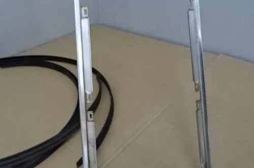 NAKŁADKA LISTWA LISTWY DACHOWE VW PASSAT B5 LIFT KOMBI NR63