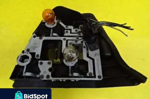 WKŁAD WKŁADKA LAMPY LEWY TYŁ BMW E46 NR59