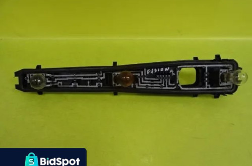 WKŁAD WKŁADKA LAMPY PRAWY TYŁ FORD FUSION NR57