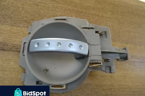 KLAMKA WEWNĘTRZNA PRAWY PRZÓD CITROEN C3 NR95