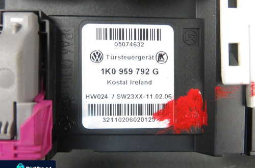 PODNOŚNIK SZYBY PRAWY PRZEDNI VW GOLF PLUS 1K4837462B 5M1837402D