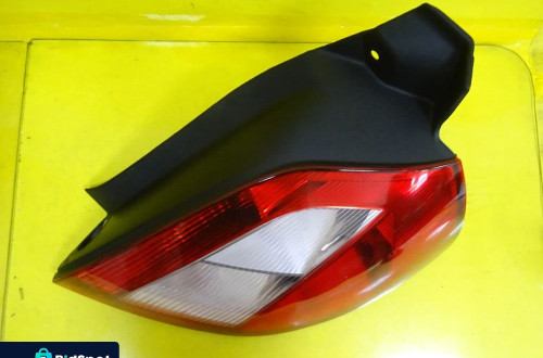 LAMPA PRAWY TYŁ RENAULT MEGANE II HATCHBACK 02-06 NR62