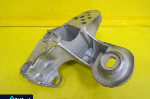 ŁAPA LEWA WSPORNIK MOCOWANIE SILNIKA AUDI A4 B6 B7 8E0199351 NR15