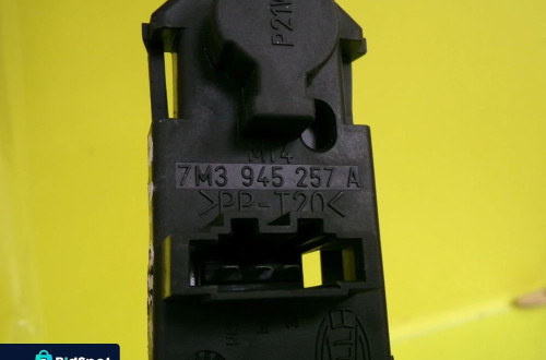 WKŁAD LAMPY PRAWY TYŁ FORD GALAXY MK1 KLAPA NR284