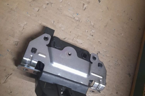 ZAMEK KLAPY TYŁ OPEL ZAFIRA B nr 495058724