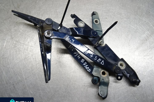 AUDI A4 B7 SEDAN 04-08 1.9TDI ZAWIASY KLAPY 8E5827302C