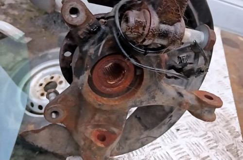 renault laguna iii 3 2.0dci zwrotnica piasta czujnik przod przednia prawa