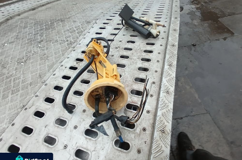 bmw x5 e53 3.0d pompka paliwa w zbiornik 1184928