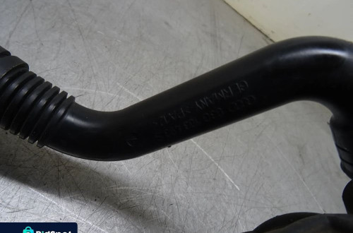 AUDI A4 B7 SEDAN 04-08 1.9TDI RURA PRZEWÓD POWIETRZA 8E0129615J