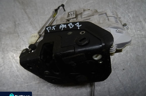 AUDI A4 B7 SEDAN 04-08 1.9TDI ZAMEK DRZWI PRAWY LEWY TYŁ