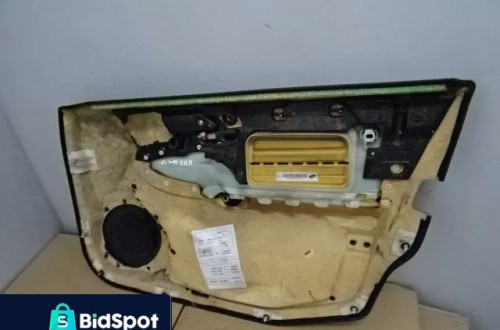 BOCZEK DRZWI Z KLAMKĄ W203 KOMBI NR357