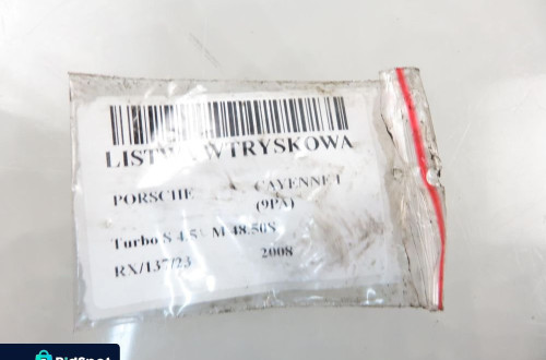 LISTWA WTRYSKOWA PORSCHE CAYENNE Turbo S 4.5 94811011552