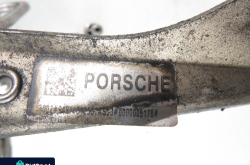 LISTWA WTRYSKOWA PORSCHE CAYENNE Turbo S 4.5 94811011552