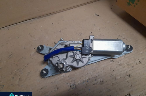 SILNICZEK WYCIERACZKI TYŁ HYUNDAI I20 98710-1J000