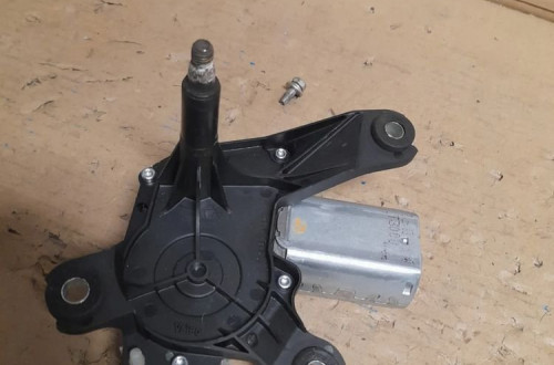 SILNICZEK WYCIERACZKI TYŁ OPEL MERIVA A nr 53011112 / 09132802