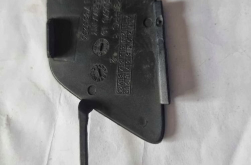 BMW 5 G30 G31 18r. - ZAŚLEPKA HAKA ZDERZAKA PRZÓD 51117385256