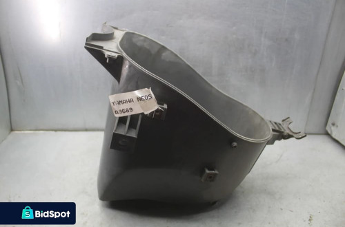 Yamaha Neos kufer schowek