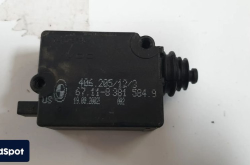 bmw x3 e83 silownika zamka klapy bagaznika 8381584