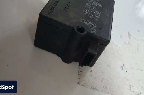 bmw x3 e83 silownika zamka klapy bagaznika 8381584