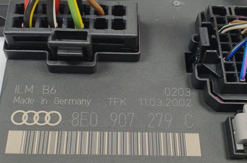 MODUŁ STEROWNIK ŚWIATEŁ AUDI A4 B6 8E0907279C
