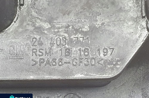 Opel Corsa D 1.0 12V POKRYWA ZAWORÓW 24403771