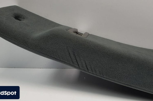PLASTIK OSŁONA SŁUPKA B LEWA VOLVO 960 1349819