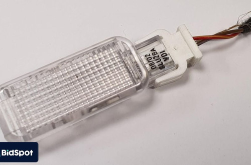 LAMPKA OŚWIETLENIE WNĘTRZA AUDI A4 B6 4B0947415B