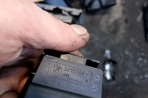 bmw bmw x3 e83 zaslepka isofix zaslepka kanapy tyl fotelika 3410244