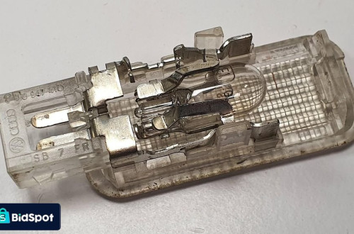LAMPKA OŚWIETLENIE WNĘTRZA AUDI A4 B6 8D0947415