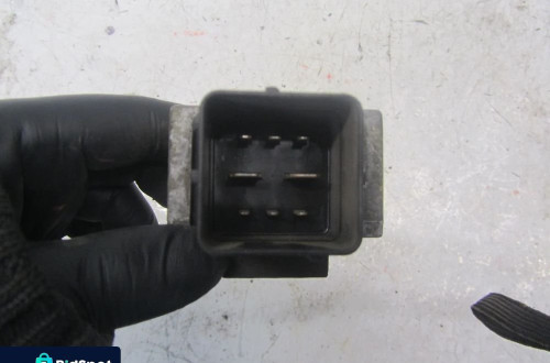 renault trafic-vivaro 2.0 dci przekaznic świec żarowych 8200859243