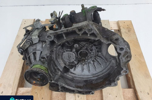 VW Bora 1.6 16V SKRZYNIA BIEGÓW DUU manualna MANUAL