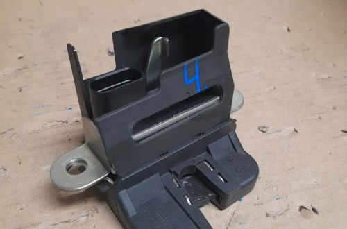 ZAMEK KLAPY TYŁ SEAT VW nr 1K6827505C