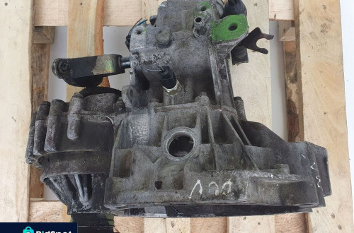 VW Bora 1.6 16V SKRZYNIA BIEGÓW DUV manualna MANUAL