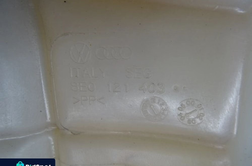 AUDI A4 B7 SEDAN 04-08 1.9TDI ZBIORNICZEK WYRÓWNAWCZY 8E0121403