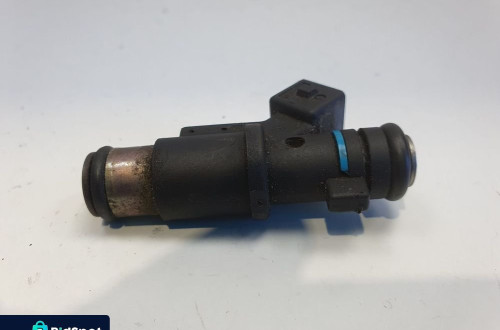 Peugeot 206 1.4 8V WTRYSKIWACZ wtrysk 01F002A