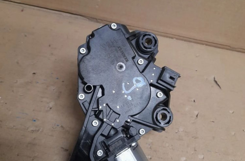 SILNICZEK WYCIERACZKI TYŁ FORD / VOLVO nr 3M51-R17K441-AF / 0390201875