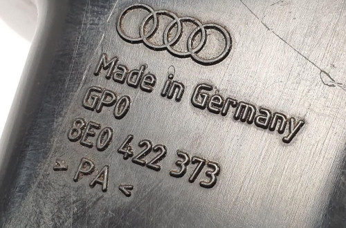 ZBIORNICZEK PŁYNU WSPOMAGANIA AUDI A4 B6 8E0422373