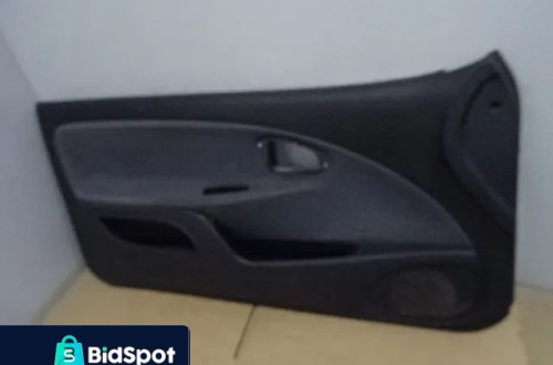BOCZEK BOCZKI DRZWI CITROEN SAXO NR330