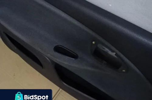 BOCZEK BOCZKI DRZWI CITROEN SAXO NR330