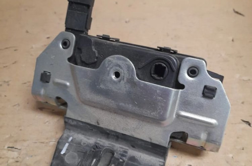 ZAMEK KLAPY TYŁ OPEL ZAFIRA B nr 495058724