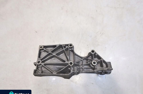 ŁAPA PODSTAWA ALTERNATORA VW EOS 2.0 TDI 038903143AF