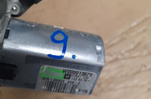 SILNICZEK WYCIERACZKI TYŁ OPEL MERIVA B nr 13282361