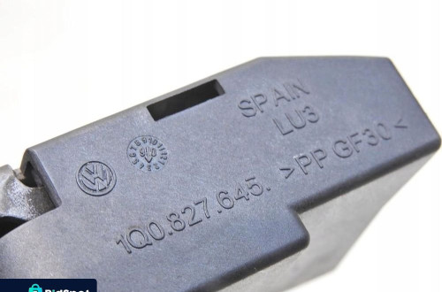 ZAMEK KLAPY TYŁ VW EOS 1Q0827645