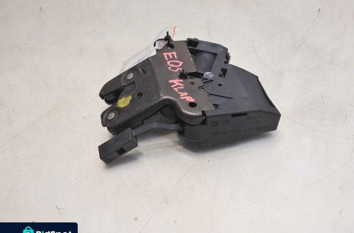 ZAMEK KLAPY TYŁ VW EOS 1Q0827645