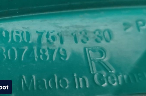 OSŁONA NAKŁADKA BŁOTNIKA PRAWA MERCEDES ACTROS MP4 A9607511330