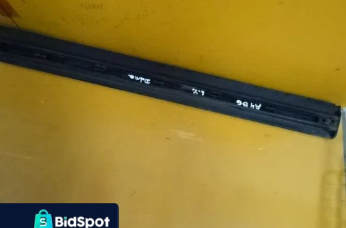 LISTWA DRZWI LEWY PRZÓD AUDI A4 B6 NR218