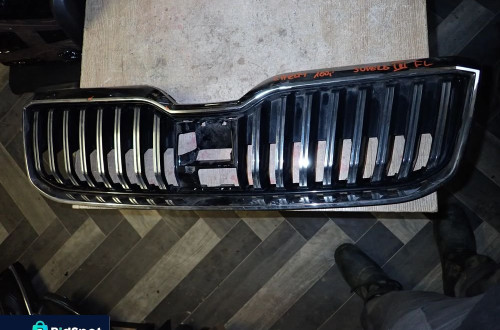 SKODA SUPERB III LIFT CHROM GRILLA ATRAPA