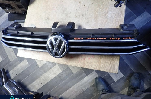 VOLKSWAGEN GOLF SPORTSVAN 14-18 ATRAPA GRILL 510853651L 510853651Q