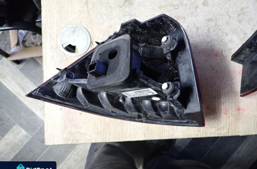VOLKSWAGEN GOLF VII LIFT KOMBI LAMPA PRAWY TYŁ 5G9945096E